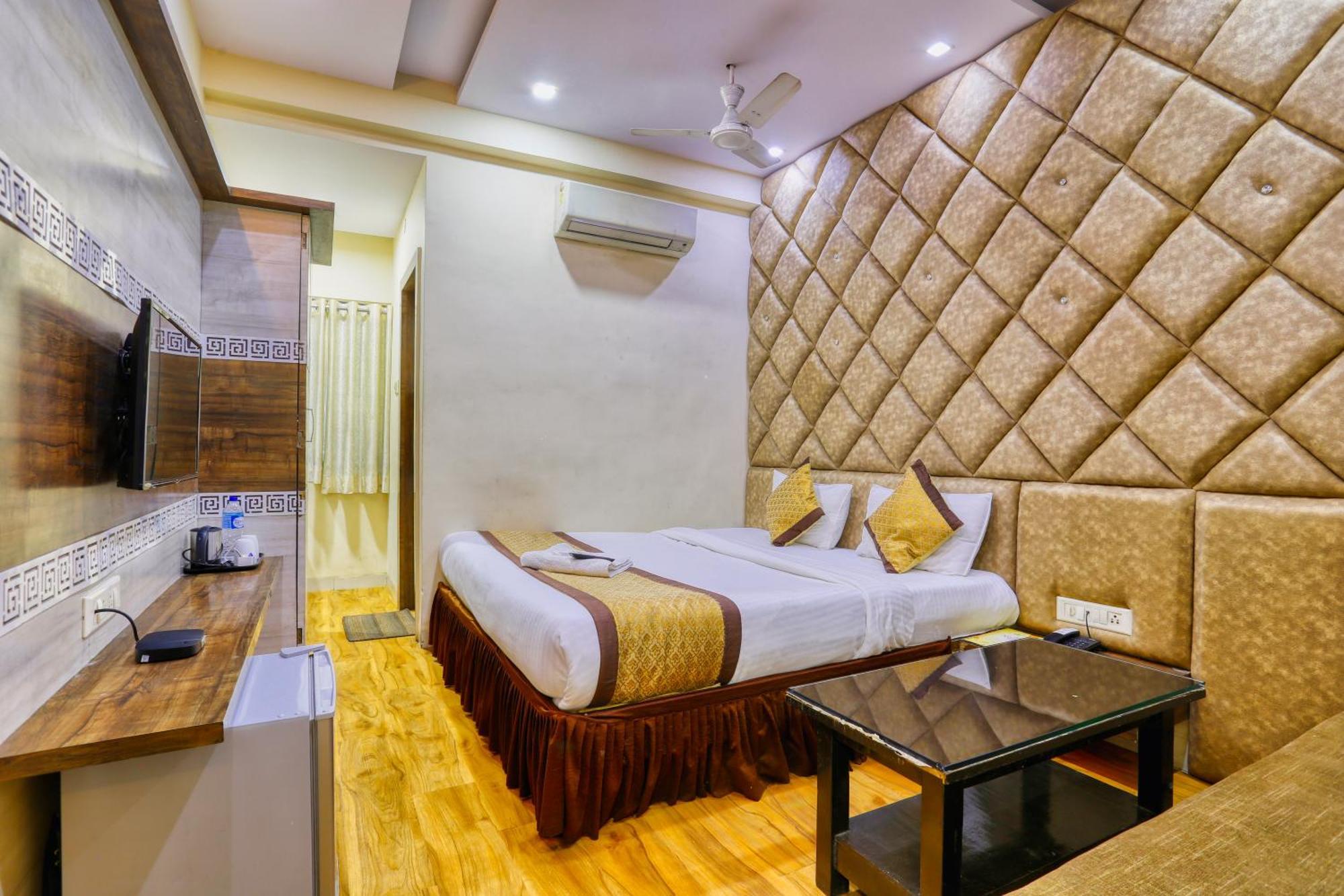 The Ashoka Hotel Indore Exterior foto