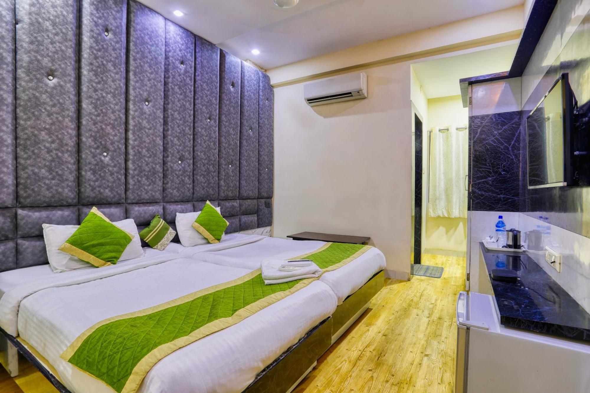 The Ashoka Hotel Indore Exterior foto